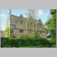 Manor House (1660) in Finstock,photo by Kurt C, geograph.org.uk (Wikipedia).jpg